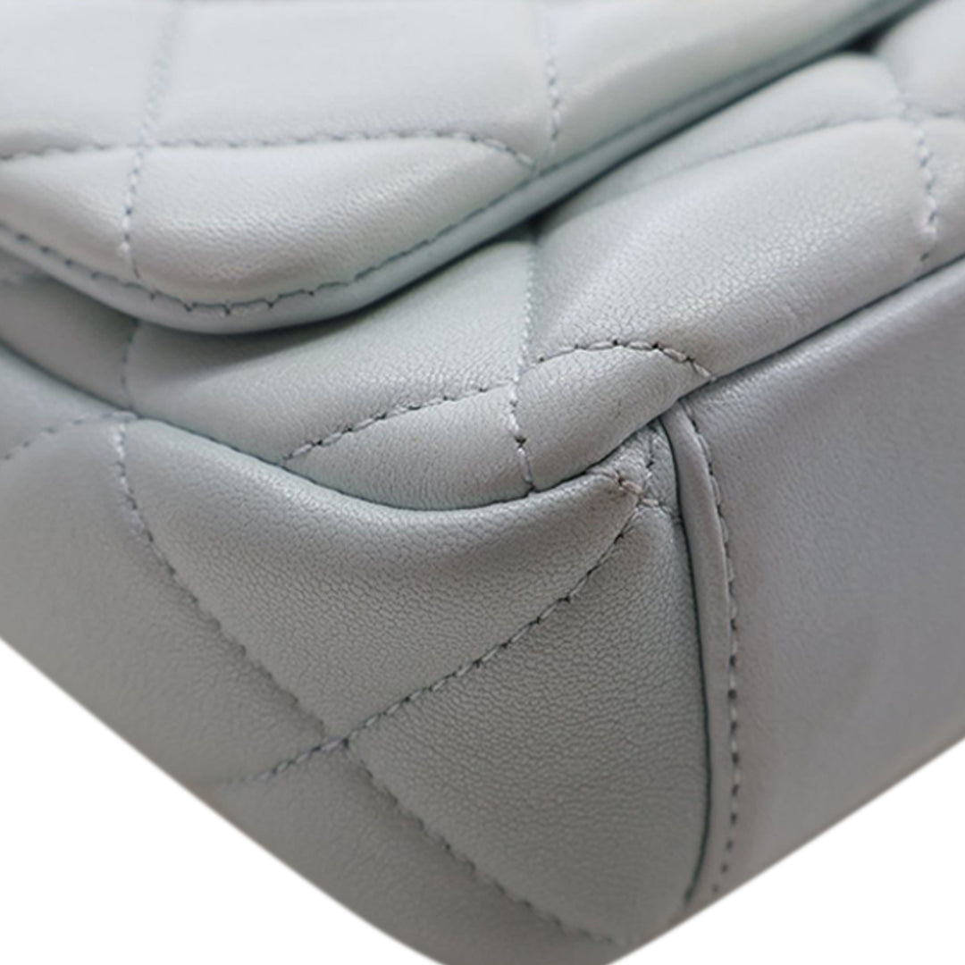 Chanel Mini CC Matelassé Cuir d’agneau Logo Chain à rabat