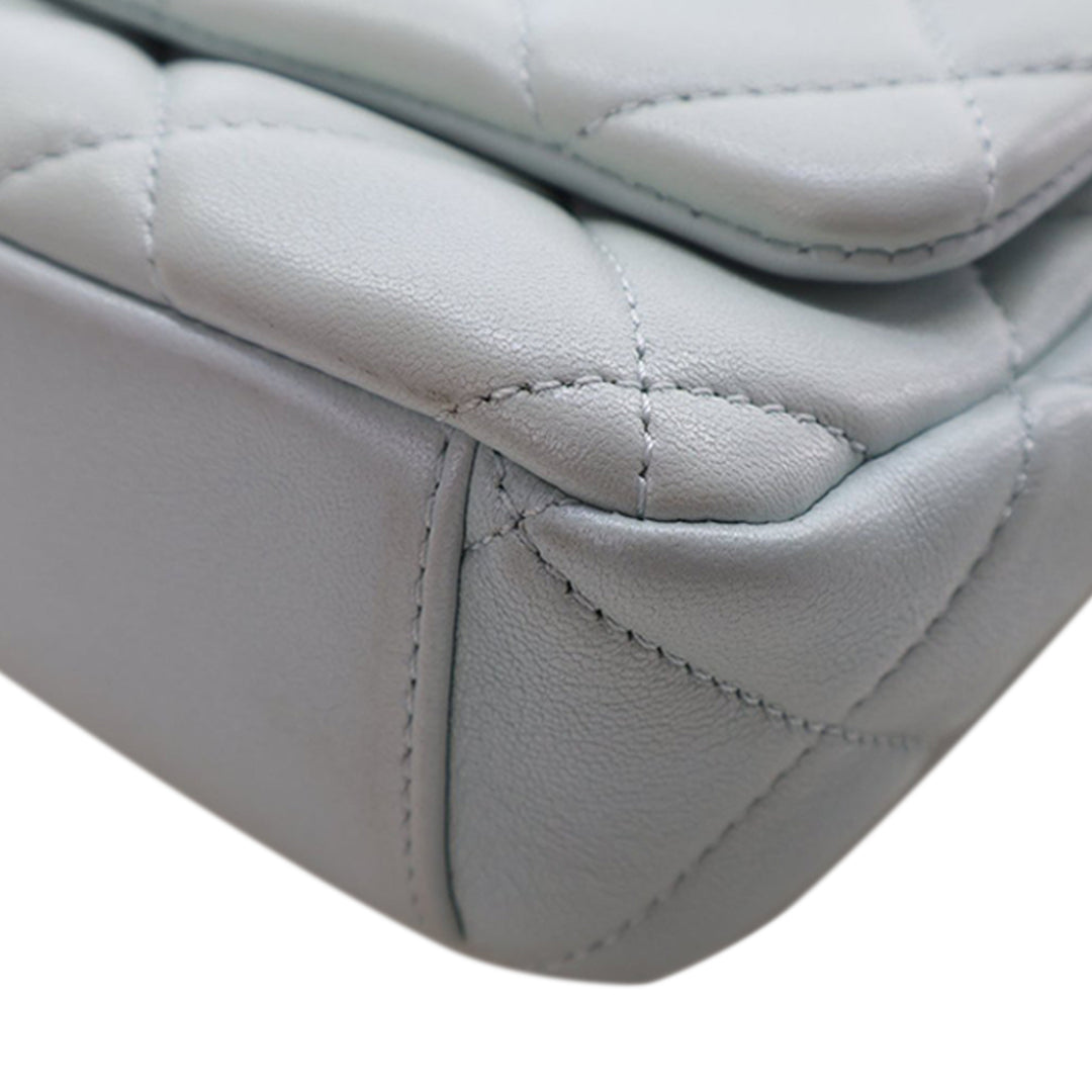 Chanel Mini CC Matelassé Cuir d’agneau Logo Chain à rabat