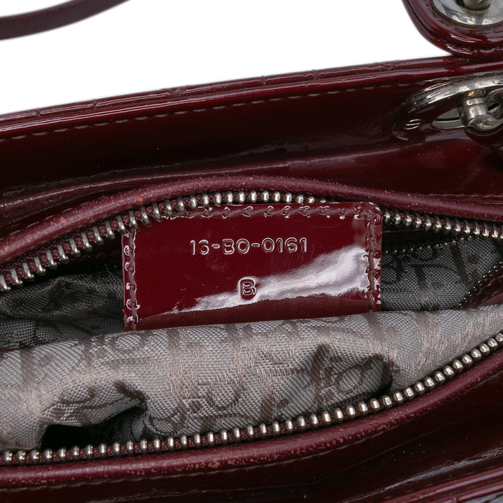 Dior Medium Cuir verni Cannage Lady Dior Rouge