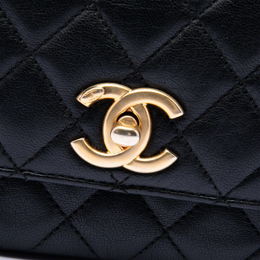 Chanel Matelassé Private Affair Camellia à rabat Moyen Cuir d'agneau