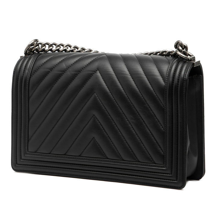 Chanel Medium Chevron Cuir d’agneau Boy à rabat
