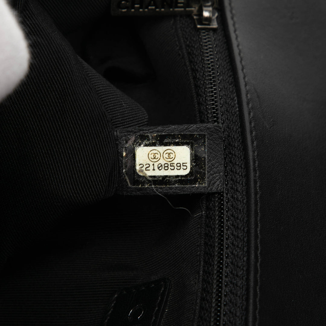 Chanel Medium Chevron Cuir d’agneau Boy à rabat