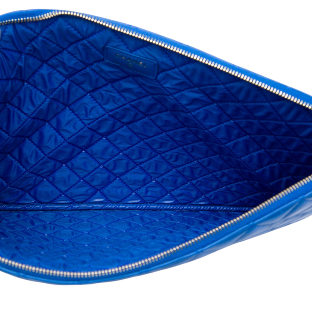 Matelassé O Étui Pochette Grand Cuir d'agneau Bleu