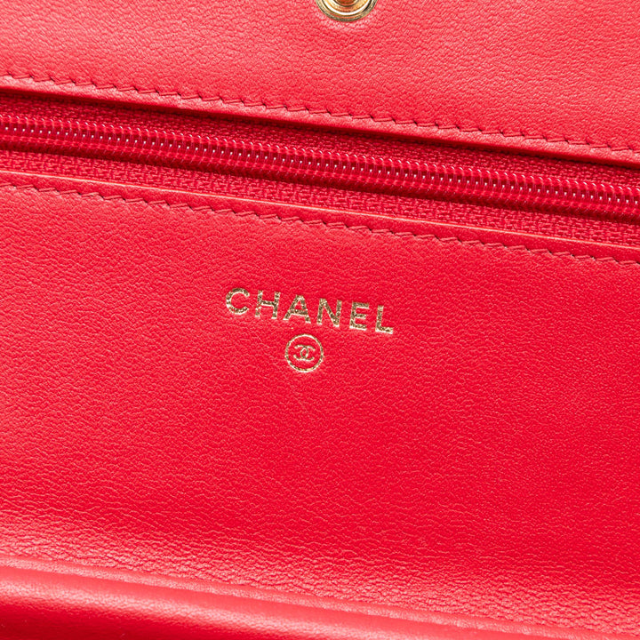 Chanel Caviar CC Filigree Wallet on Chain