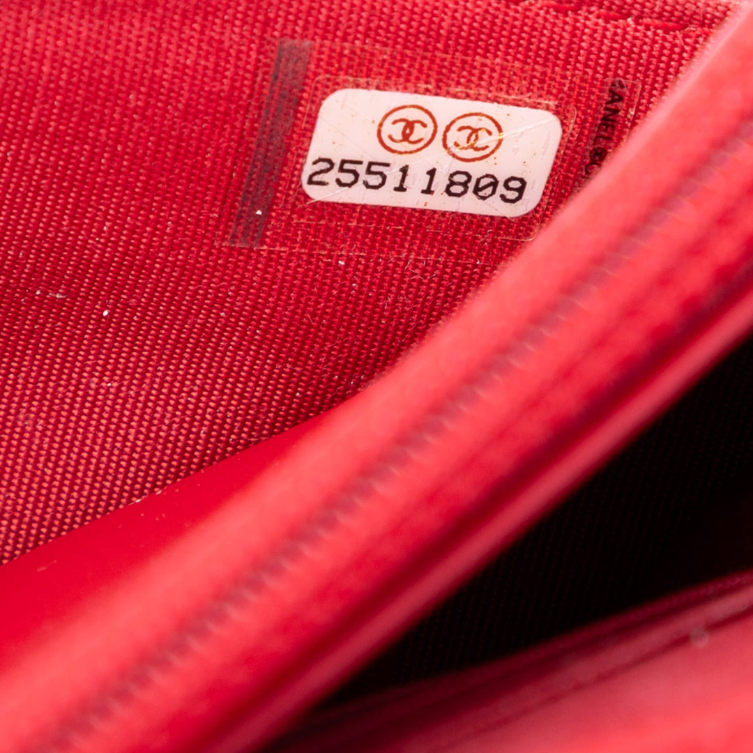 Chanel Caviar CC Filigree Wallet on Chain