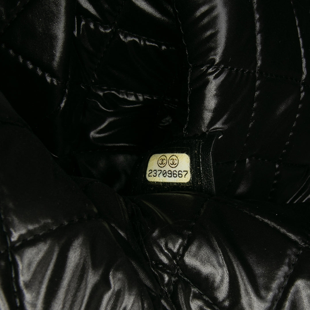 Large Quilted Lambskin Camellia O Case Clutch Black - Gaby Paris