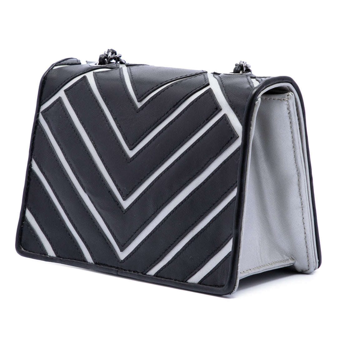 Chanel Small Chevron Cuir d’agneau Couture à rabat