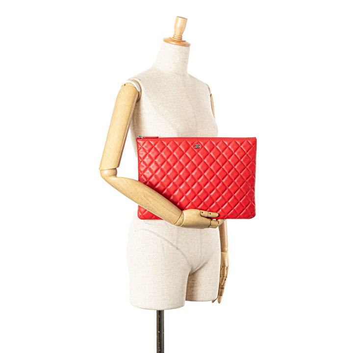 Large Quilted Lambskin O Case Clutch Red - Gaby Paris