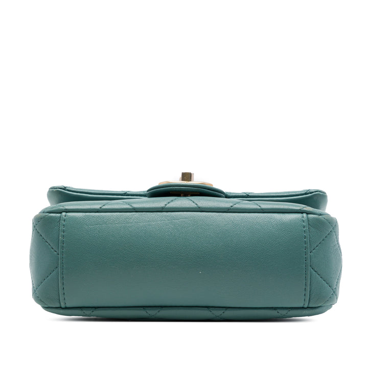 Chanel CC Matelassé Multi Chaîne Rabat simple Mini Cuir de veau Vert – vue 3 – GABY PARIS