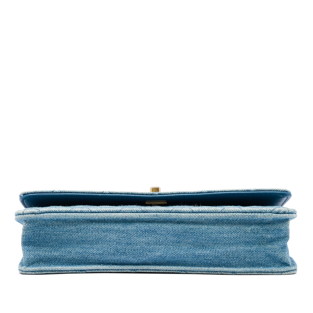 Chanel CC Matelassé Perle Crush Wallet on Chain Jean Bleu – vue 3 – GABY PARIS