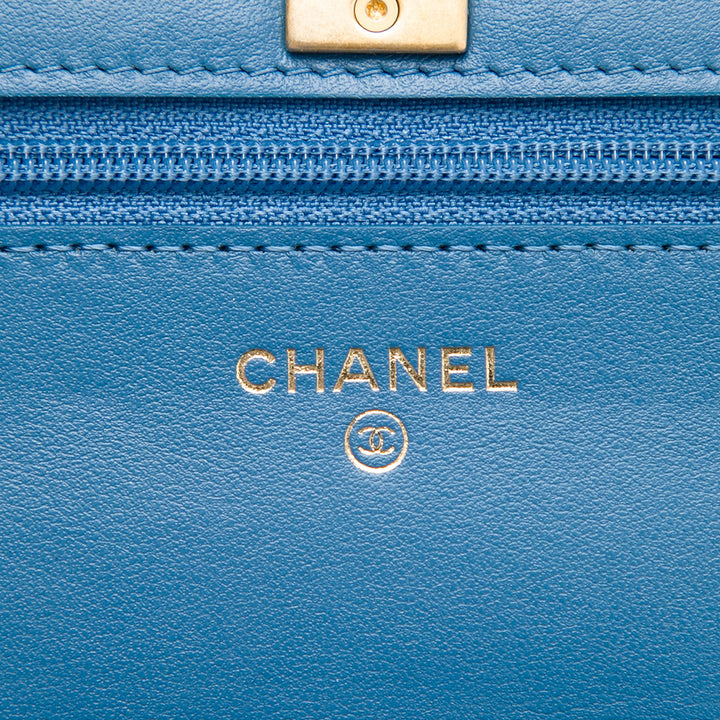 Chanel CC Matelassé Perle Crush Wallet on Chain Jean Bleu – vue 5 – GABY PARIS