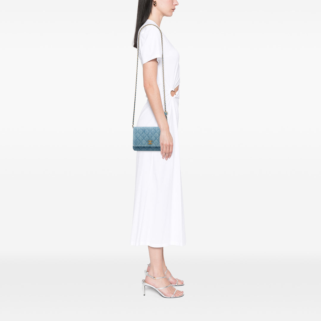 Chanel CC Matelassé Perle Crush Wallet on Chain Jean Bleu – vue 6 – GABY PARIS