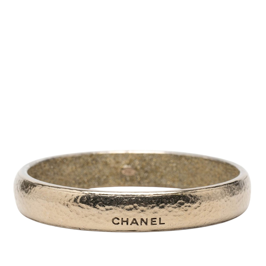 Chanel plaqué Logo Bangle