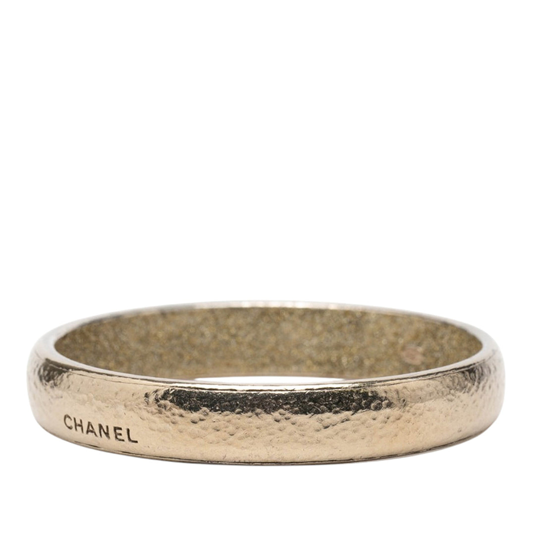 Chanel plaqué Logo Bangle