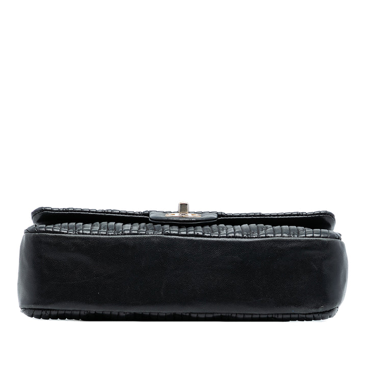 Chanel Medium Classic Chevron Cuir de veau Pleated Double rabat