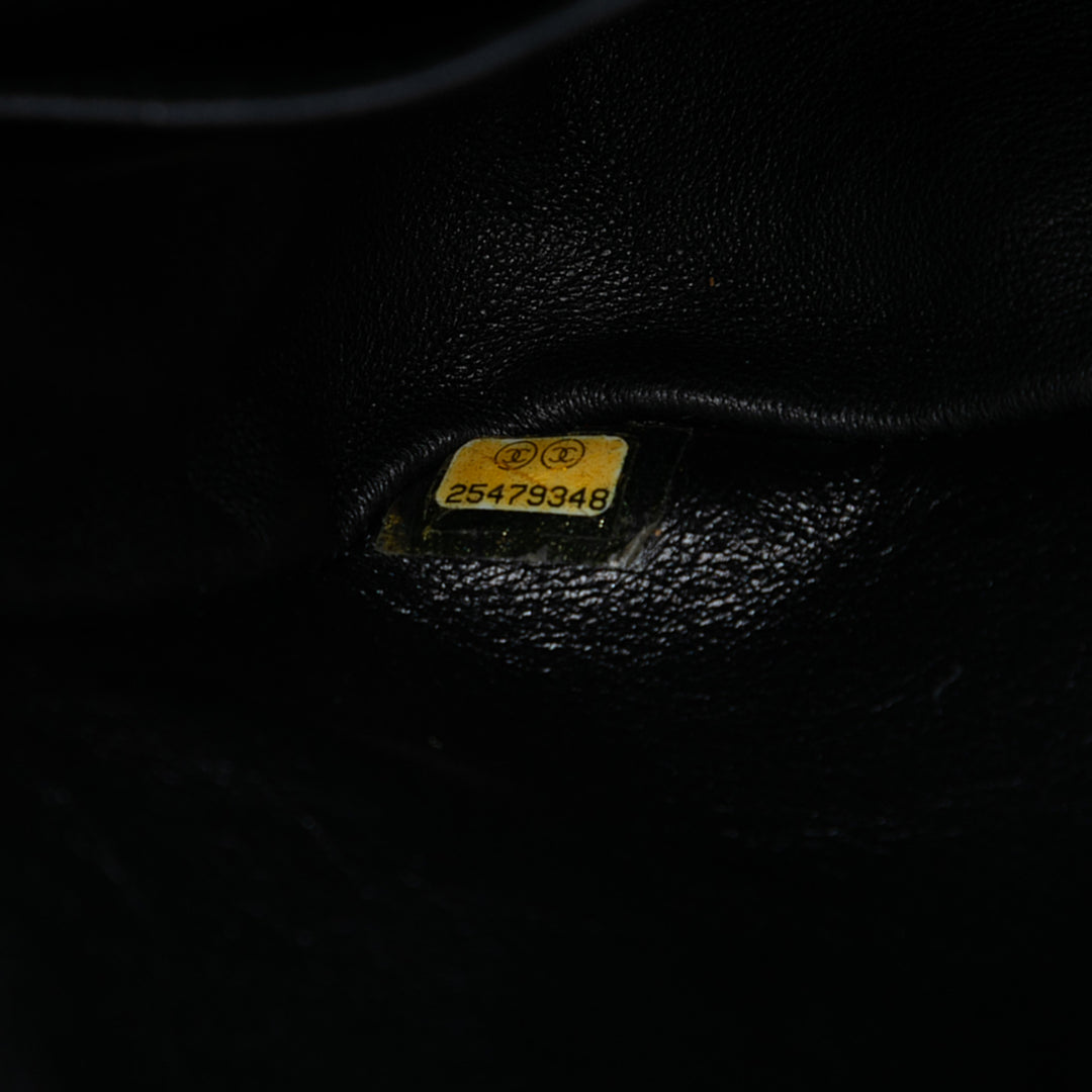 Chanel Medium Classic Chevron Cuir de veau Pleated Double rabat