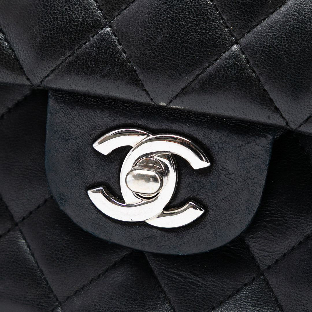 Chanel Medium Classic Cuir d’agneau Double rabat