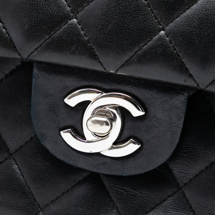 Chanel Medium Classic Cuir d’agneau Double rabat
