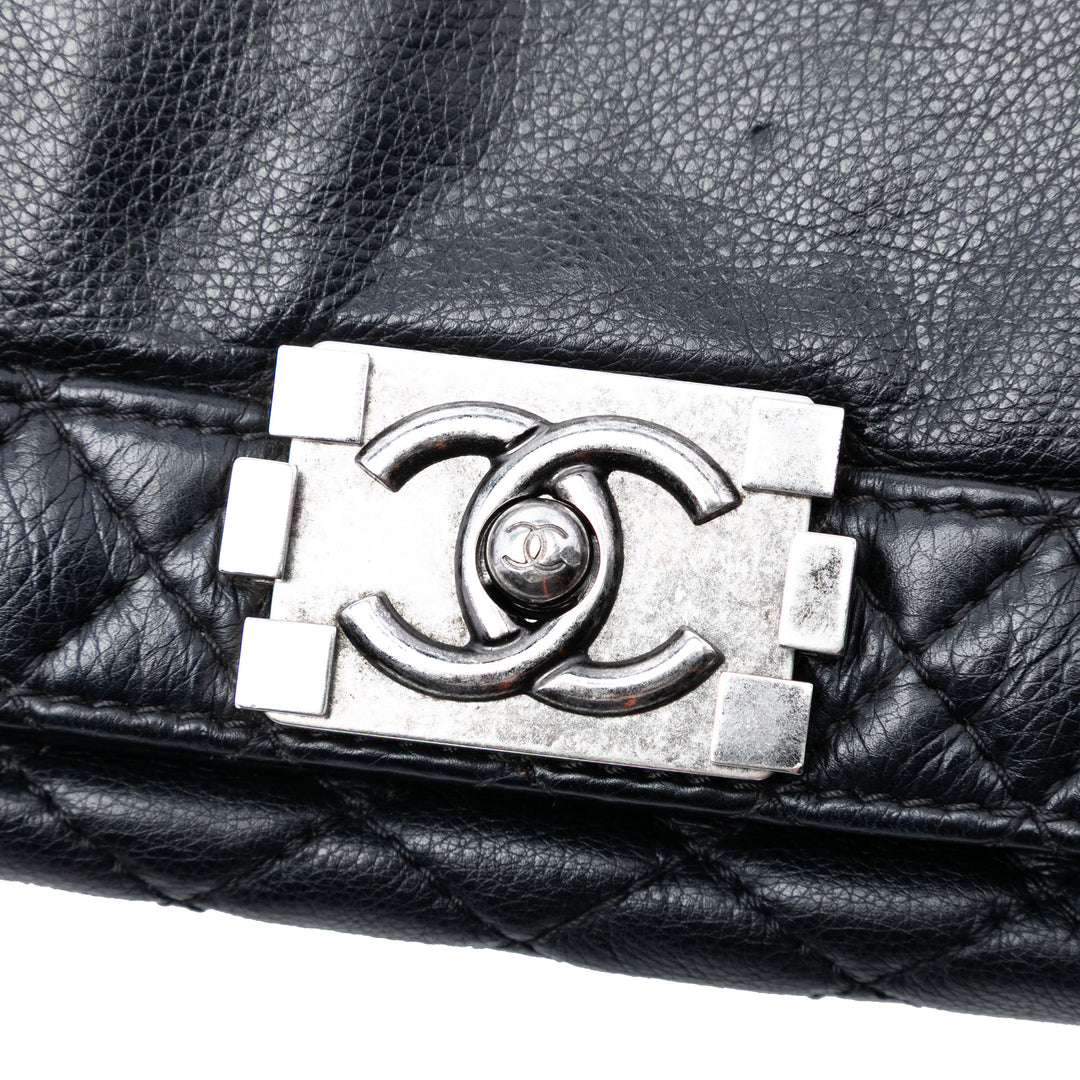 Chanel Boy Reverso à rabat Moyen Cuir de veau
