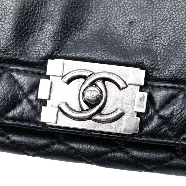 Chanel Boy Reverso à rabat Moyen Cuir de veau