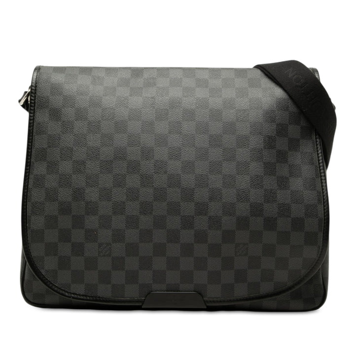 Louis Vuitton Daniel GM Damier Graphite Noir – vue principale – GABY PARIS