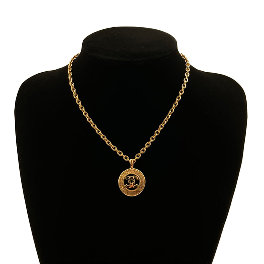 Chanel CC plaqué Medallion Sunburst Pendant Collier Doré – vue 15 – GABY PARIS