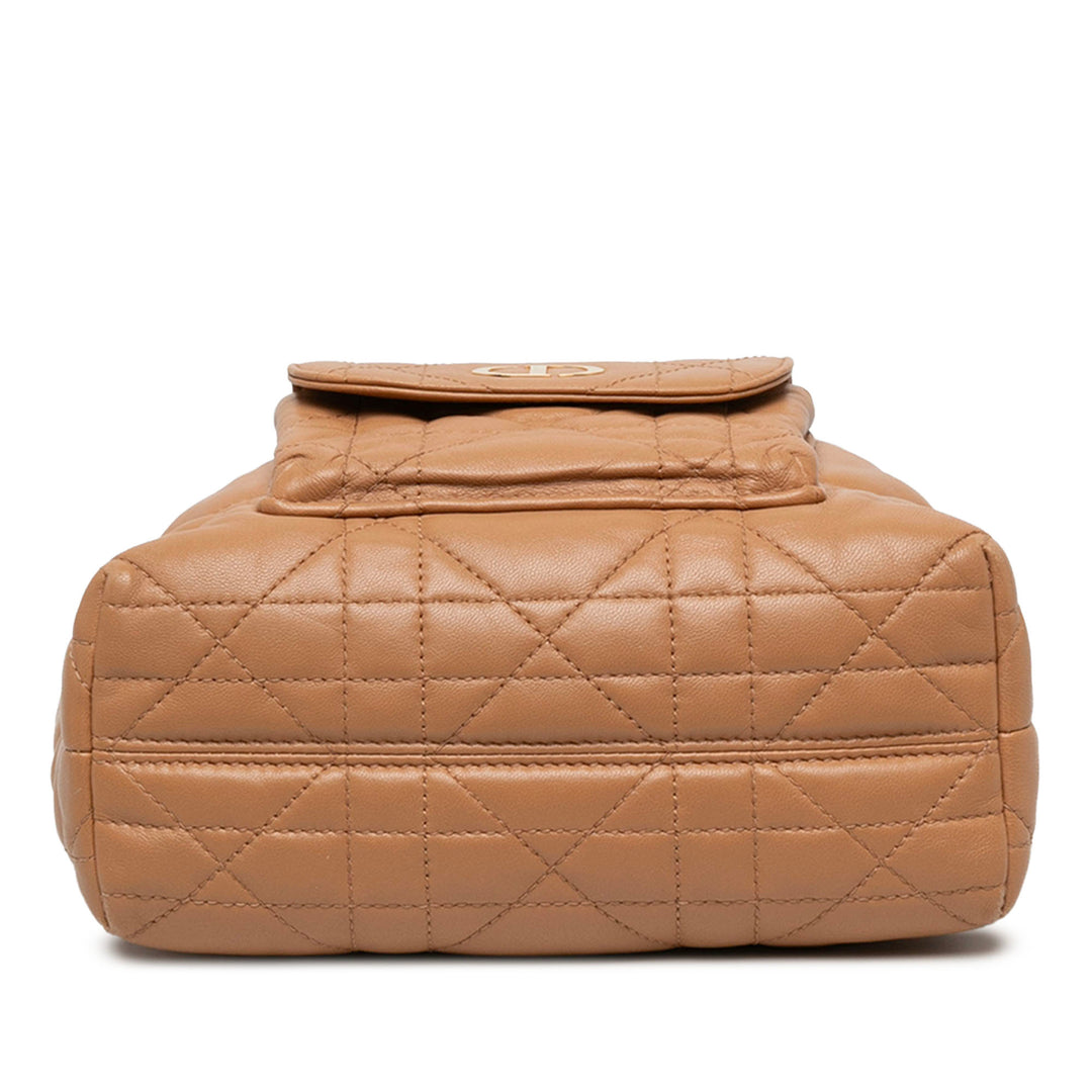 Dior Macrocannage Caro Sac seau Petit Cuir d'agneau Marron – vue 3 – GABY PARIS