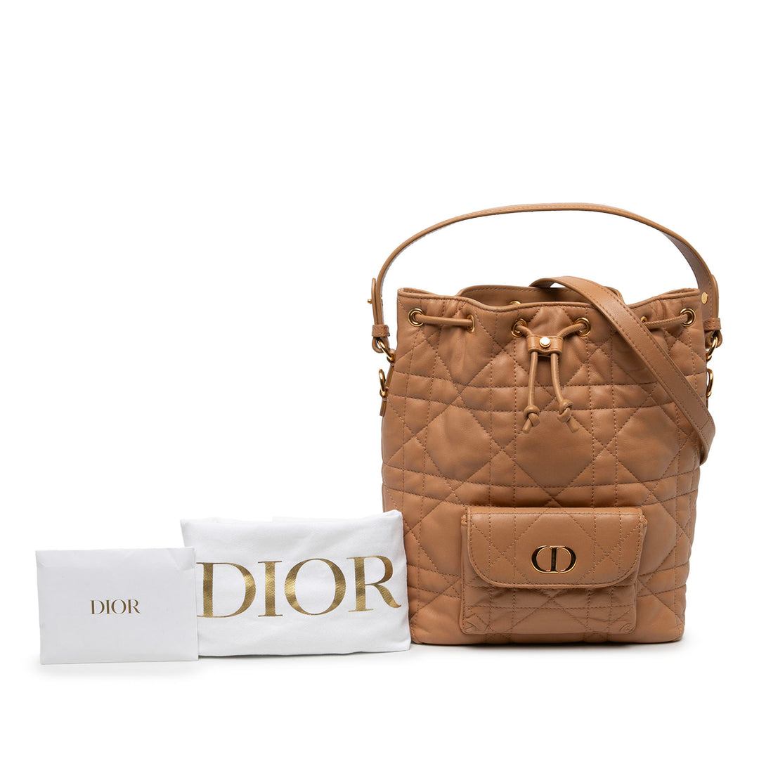 Dior Macrocannage Caro Sac seau Petit Cuir d'agneau Marron – vue 6 – GABY PARIS