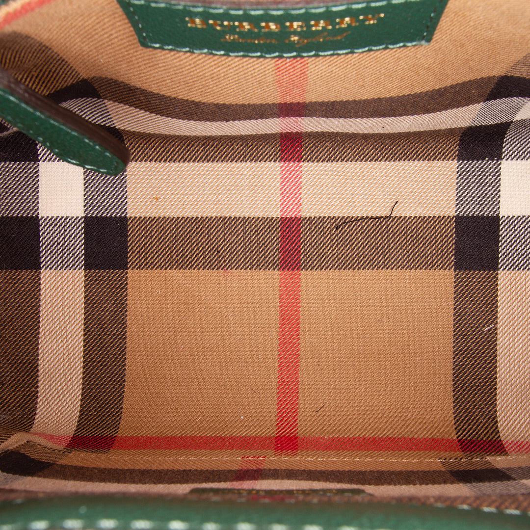Burberry grainé Buckle Cabas Petit Cuir de veau grainé Vert – vue 4 – GABY PARIS