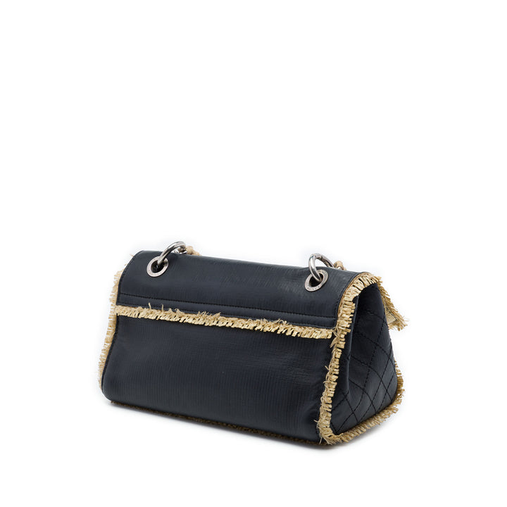 Chanel CC Raffia Fringe à finitions Cuir de veau Chain à rabat