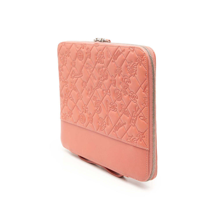 Chanel embossé Cuir d’agneau Lucky Symbols iPad Étui