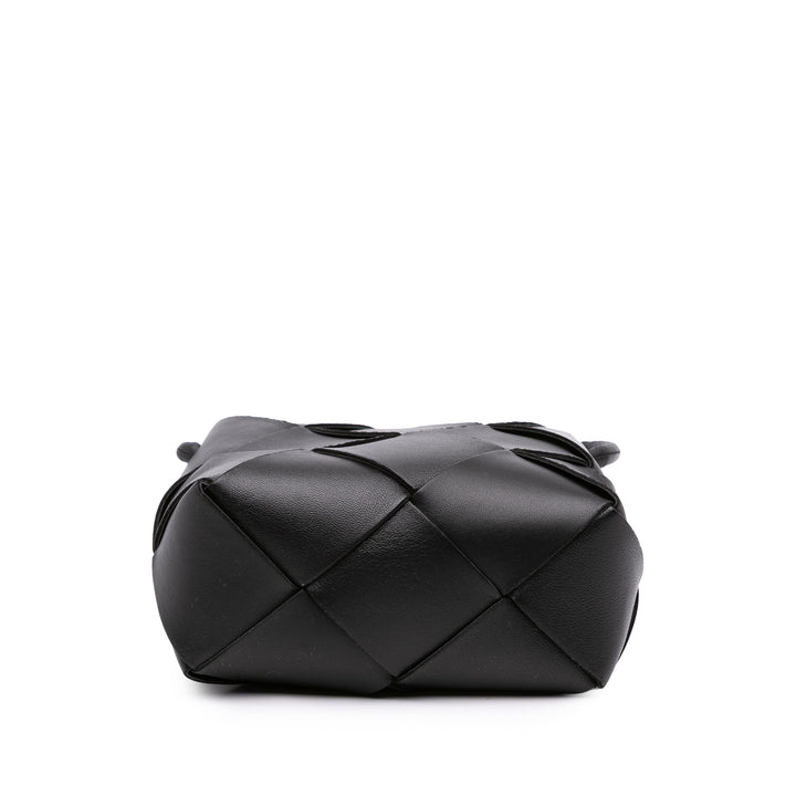 Bottega Veneta Intreccio Cassette Sac caméra Mini Cuir d'agneau Noir – vue 3 – GABY PARIS