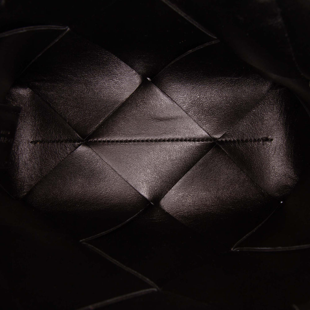 Bottega Veneta Intreccio Cassette Sac caméra Mini Cuir d'agneau Noir – vue 4 – GABY PARIS