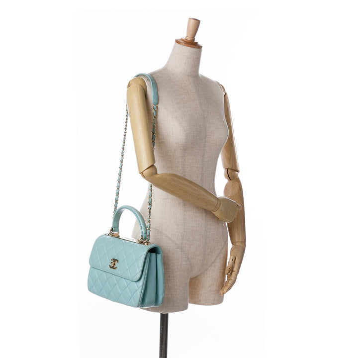 Chanel Small Quilted Cuir d’agneau Trendy CC Flap Bleu