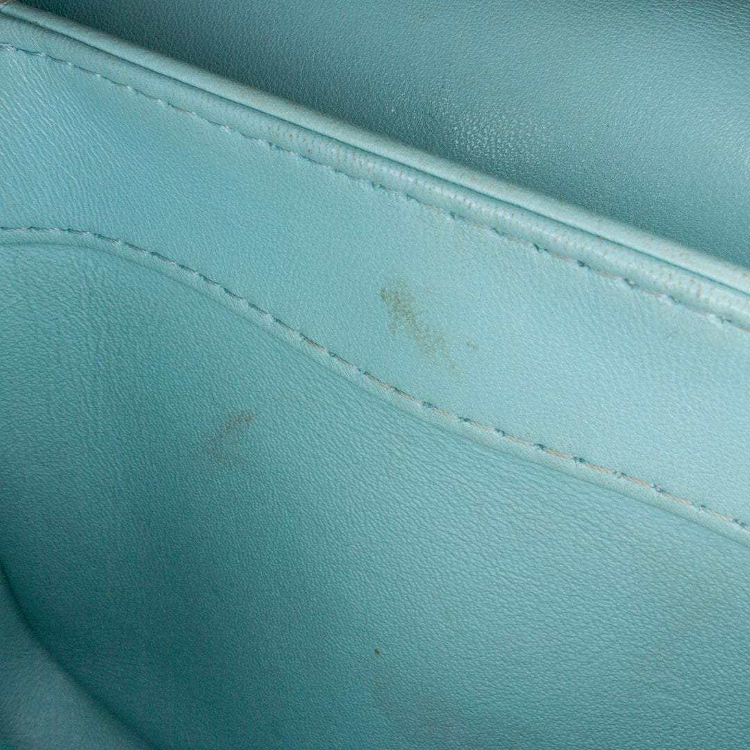 Chanel Small Quilted Cuir d’agneau Trendy CC Flap Bleu – GABY PARIS Authentique