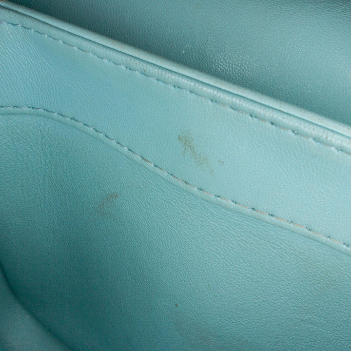 Chanel Small Quilted Cuir d’agneau Trendy CC Flap Bleu – GABY PARIS Authentique