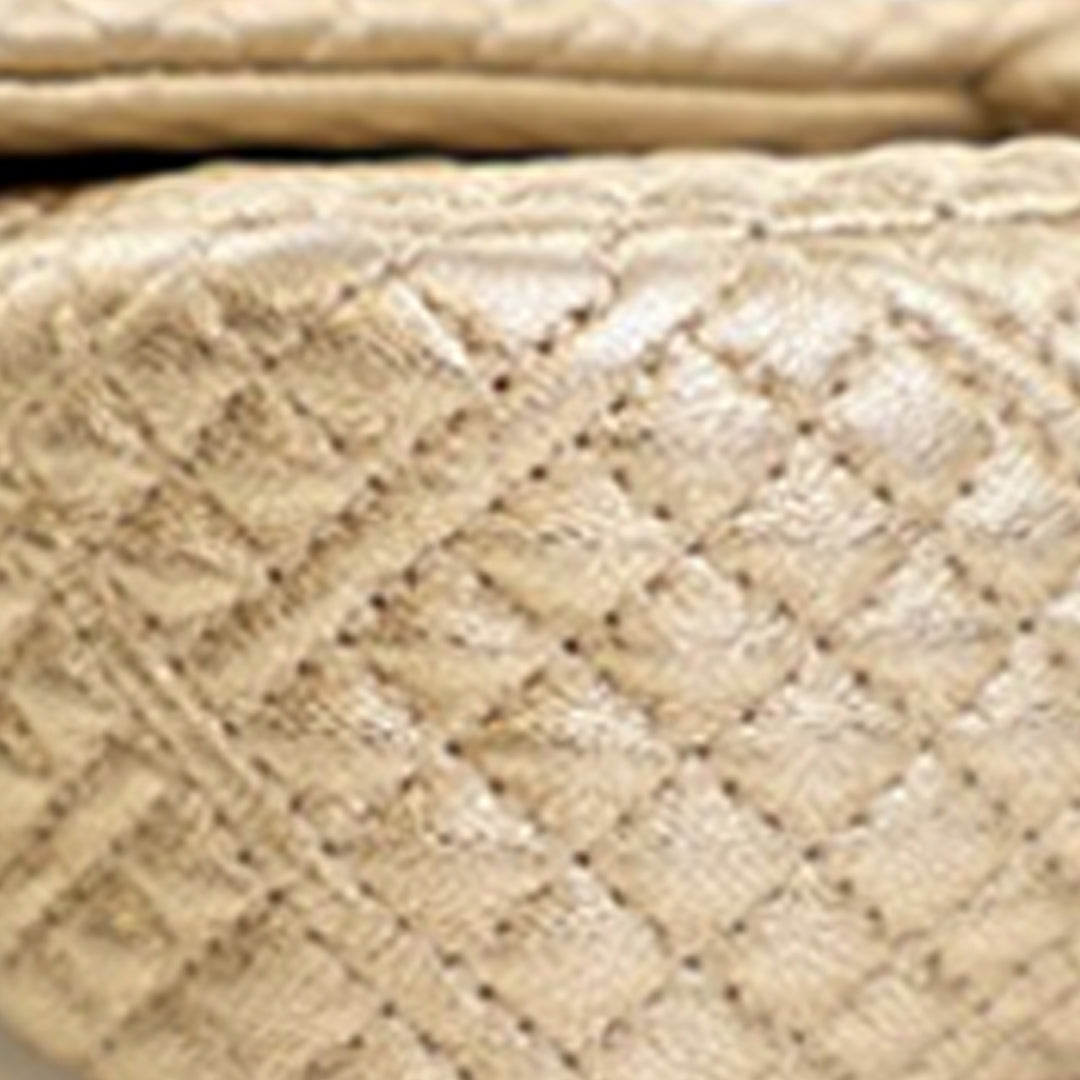 Chanel Small Micro Matelassé Metallic Cuir d'agneau Coin à rabat