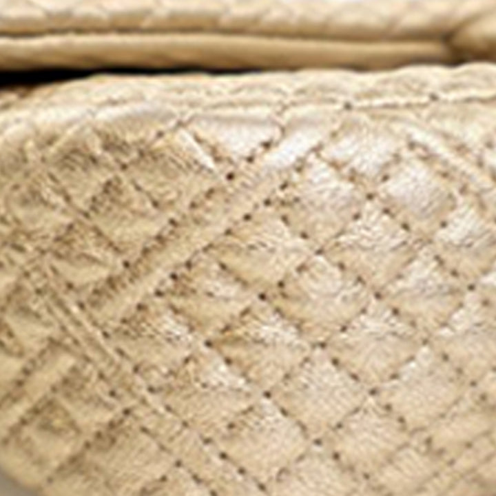 Chanel Small Micro Matelassé Metallic Cuir d'agneau Coin à rabat