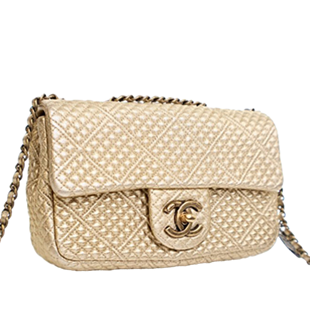 Chanel Small Micro Matelassé Metallic Cuir d'agneau Coin à rabat