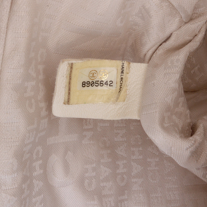 Medium Quilted Lambskin Rose Applique Wild Stitch Single Flap White - Gaby Paris