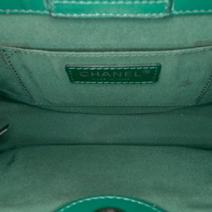 Chanel CC Matelassé froissé Cuir de veau Front Pocket Sac porté croisé