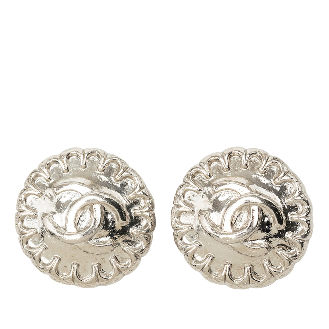 Chanel CC Brass Rond À clip Boucles d'oreilles Argenté – vue principale – GABY PARIS