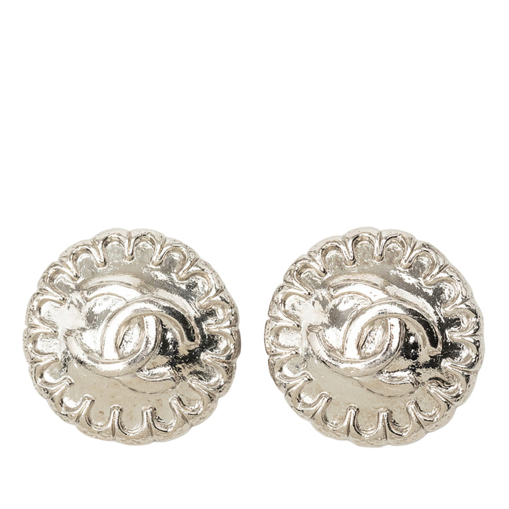 Chanel CC Brass Rond À clip Boucles d'oreilles Argenté – vue principale – GABY PARIS
