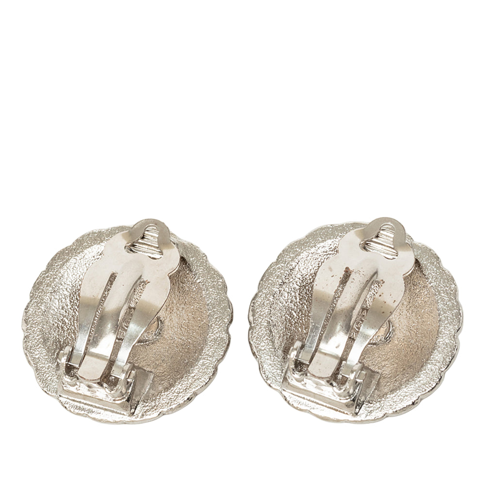 Chanel CC Brass Rond À clip Boucles d'oreilles Argenté – vue 2 – GABY PARIS