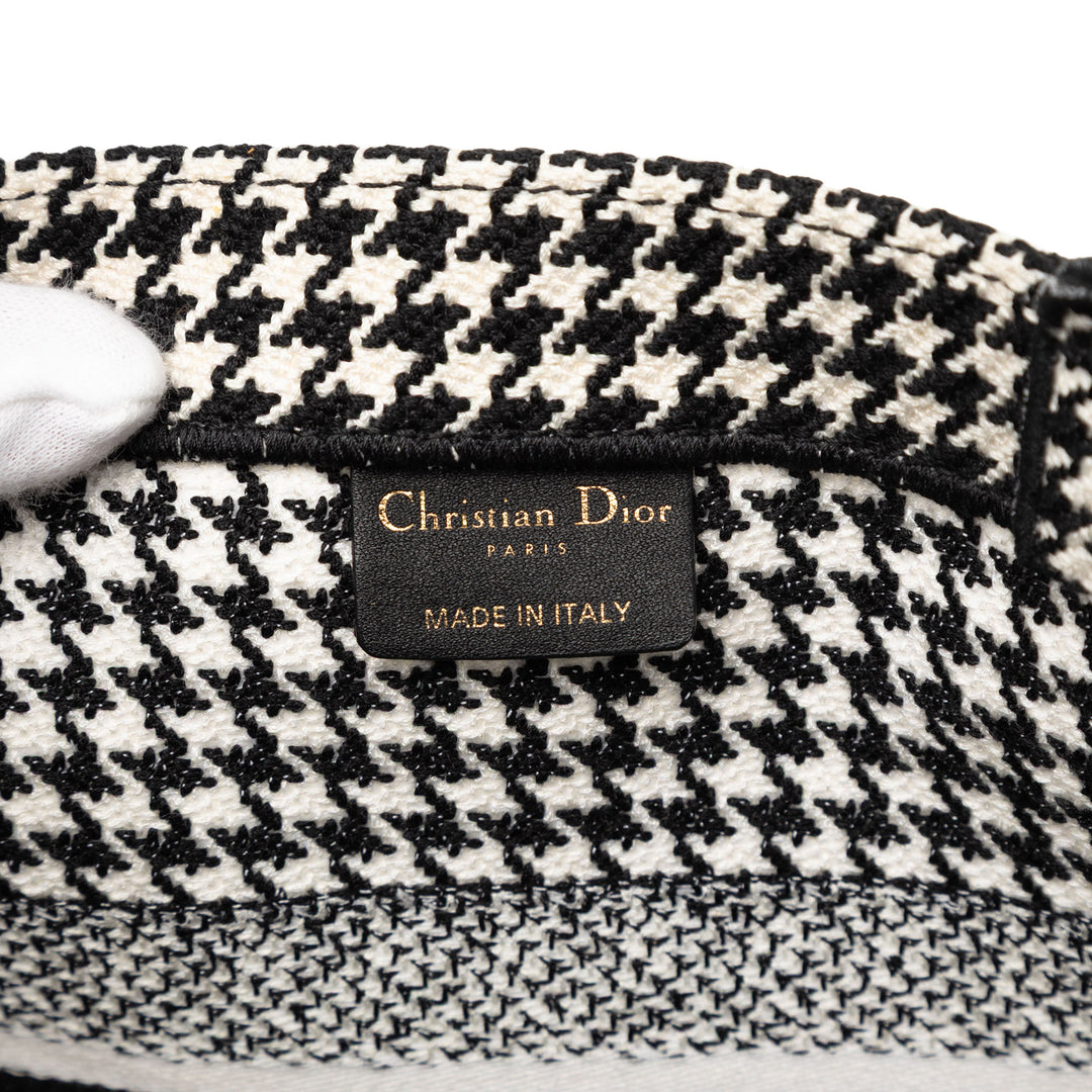 Dior Medium Toile Houndstooth brodé Book Cabas