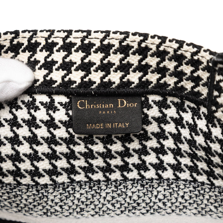 Dior Medium Toile Houndstooth brodé Book Cabas