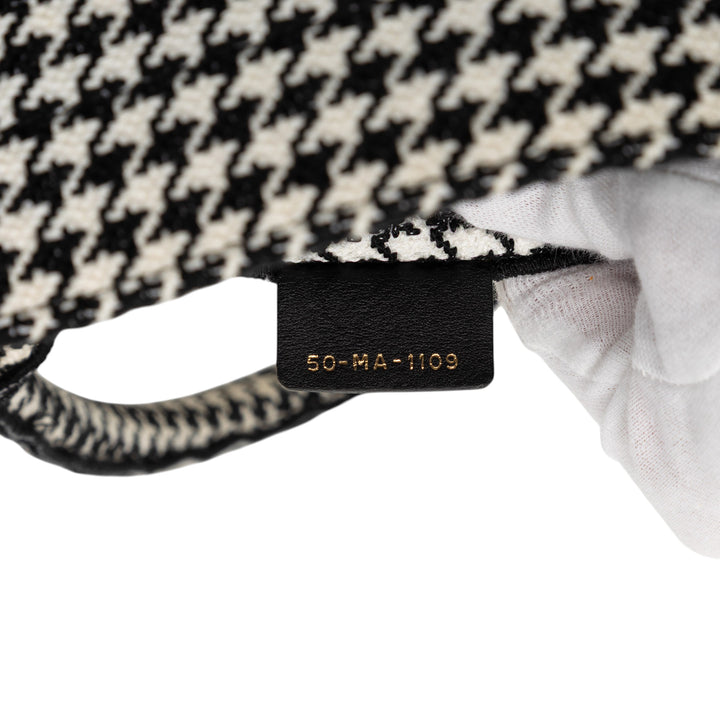Dior Medium Toile Houndstooth brodé Book Cabas