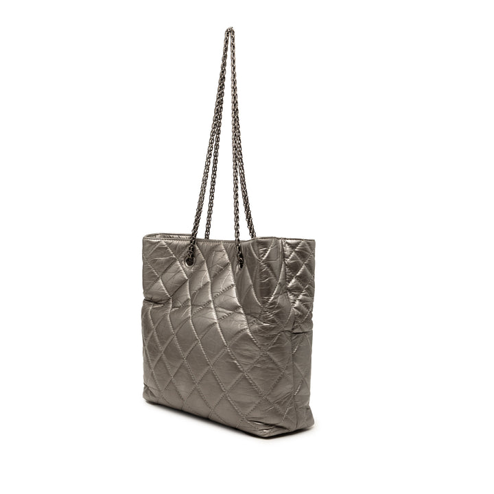 Chanel Matelassé Metallic vieilli Cuir de veau Reissue 2.55 Cabas