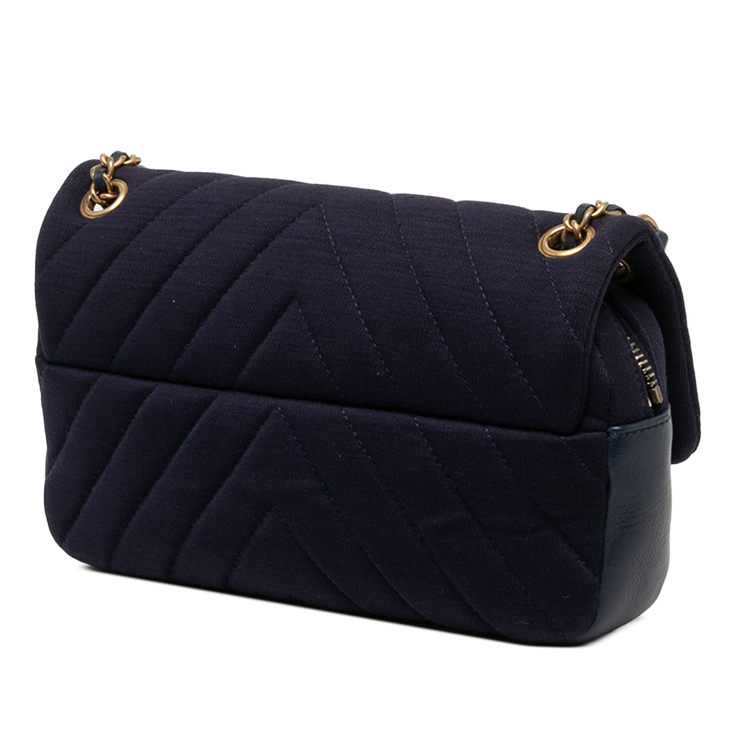Chanel Sac bandoulière CC Chevron Jersey à rabat Bleu – vue 2 – GABY PARIS