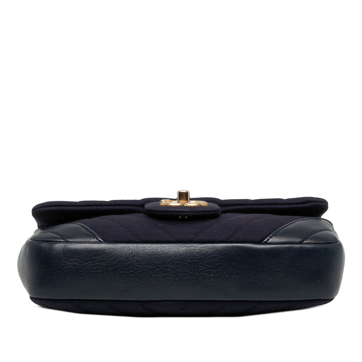 Chanel Sac bandoulière CC Chevron Jersey à rabat Bleu – vue 3 – GABY PARIS